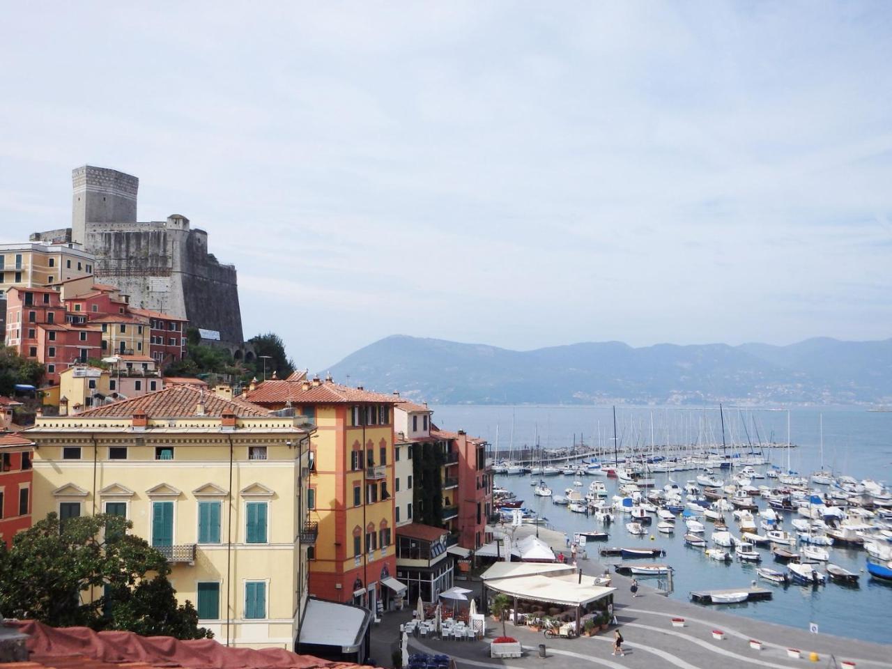 35m² 1 slaapkamer, 1 privé badkamer Appartement in Lerici Buitenkant foto