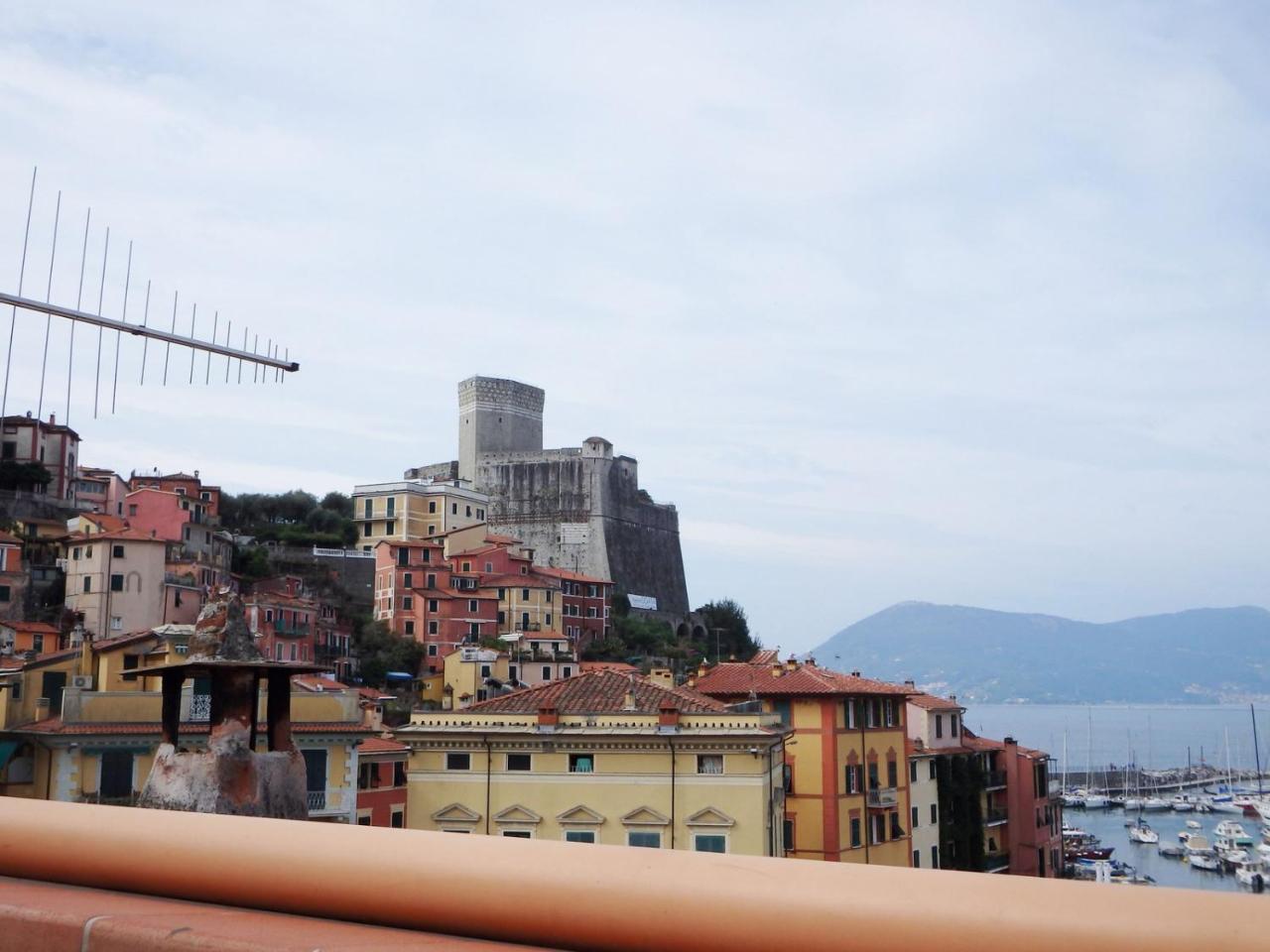 35m² 1 slaapkamer, 1 privé badkamer Appartement in Lerici Buitenkant foto